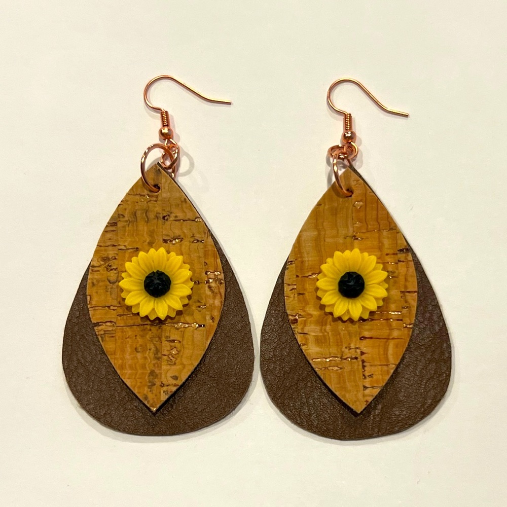 🌻 Sunflower 🌻 faux leather and cork earrings